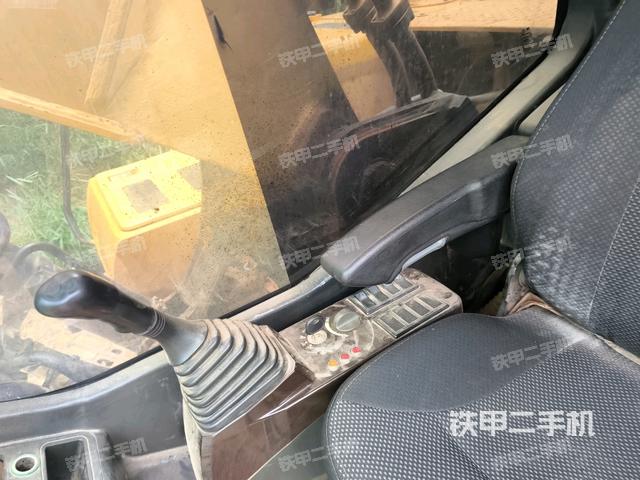 座椅右側控制臺/鑰匙門/油門/含右手柄（駕駛室部分）