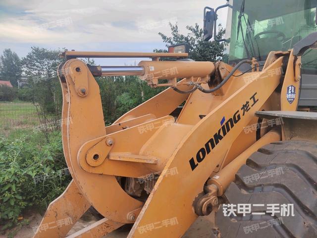 鏟斗油缸側(cè)面（工作裝置）