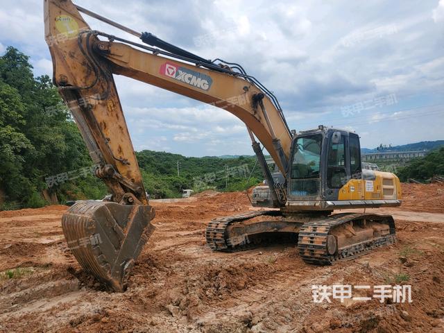 徐工XE270DK挖掘机