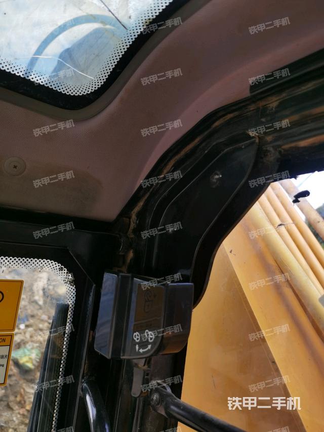 座椅右侧控制台/钥匙门/油门/含右手柄（驾驶室部分）