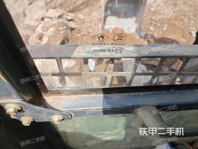 后窗玻璃角标（驾驶室部分）