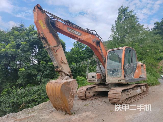 斗山DX150LC-9C挖掘機(jī)