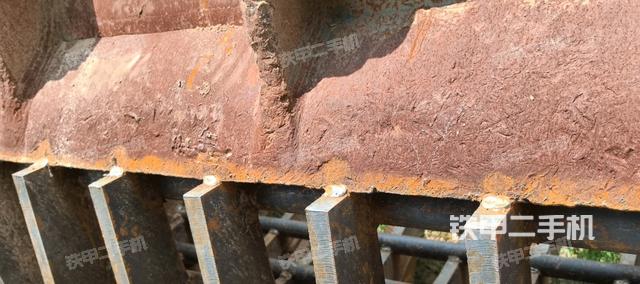 驾驶室操作台（设备外观及核心部件）