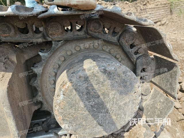 右驱动轮（行走机构）