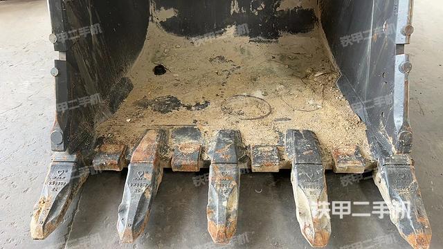 驾驶室操作台（设备外观及核心部件）