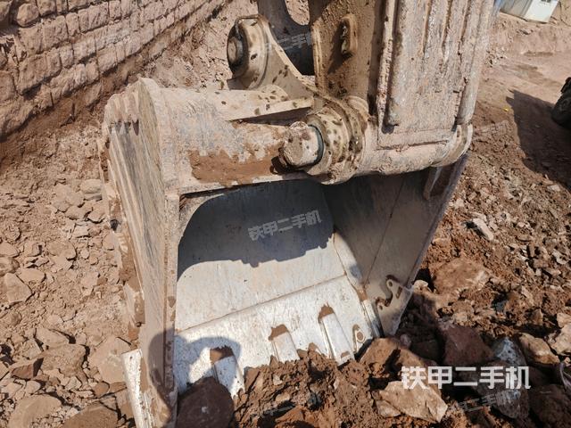 铲斗右后整体（工作和回转装置）