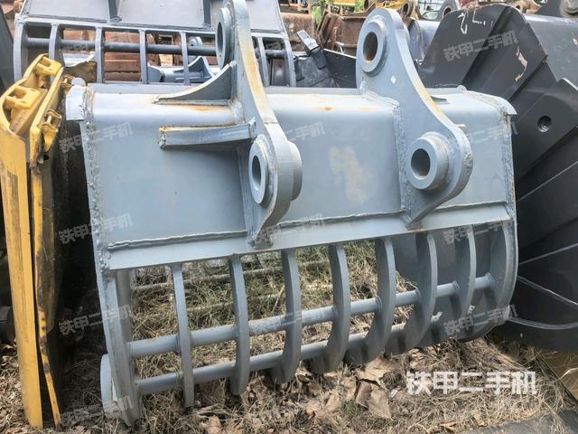 整机右后45°(设备外观及核心部件) 整机右后45°(设备外观及核心部件)