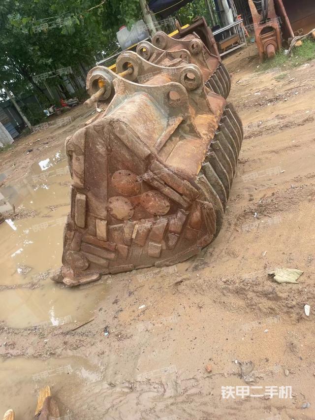 整机左侧（设备外观及核心部件）