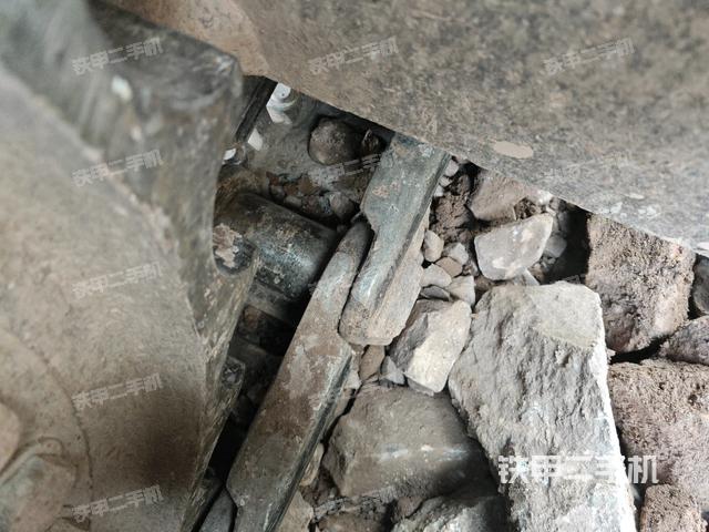 右侧行走马达盖板（行走机构）