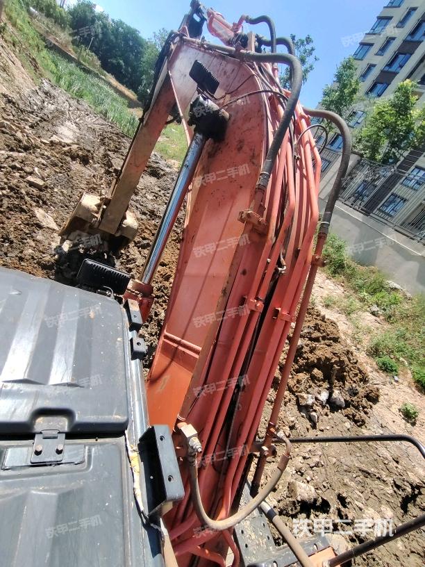 大臂背部俯视（工作和回转装置）