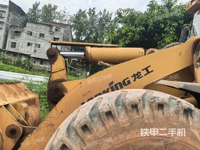 鏟斗油缸側面（工作裝置）