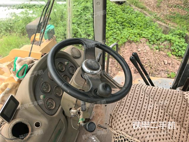 駕駛室內部（駕駛室部分）