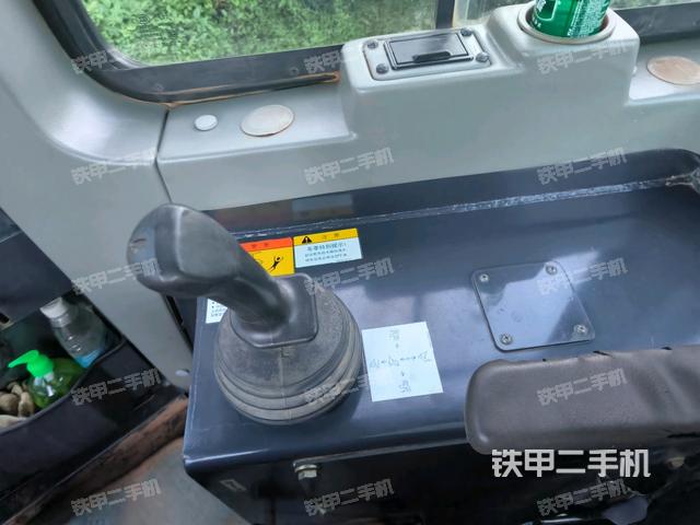 玻璃角標(biāo)（推土機(jī)駕駛室）