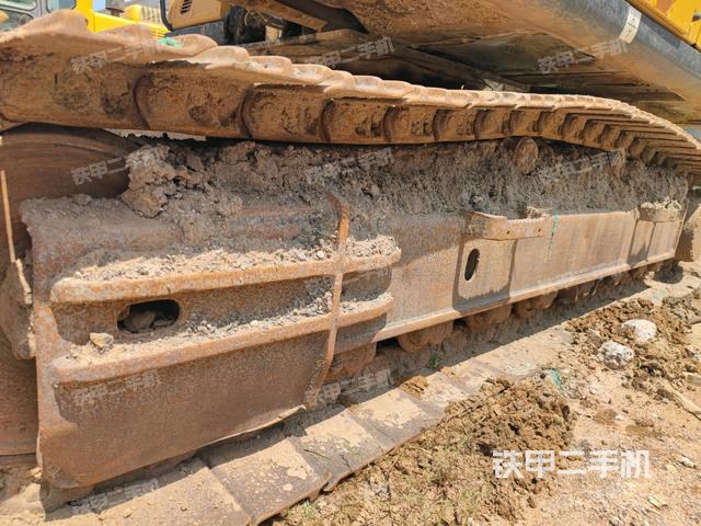 左側(cè)履帶整體?(行走機(jī)構(gòu)) 左側(cè)履帶整體?(行走機(jī)構(gòu))