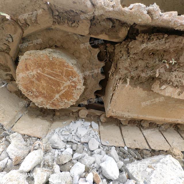 右驱动轮（行走机构）