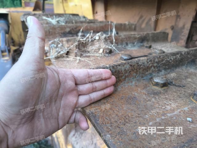 右驅(qū)動輪（推土機(jī)底盤及工作裝置）