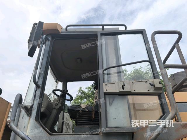 駕駛室正側（駕駛室部分）