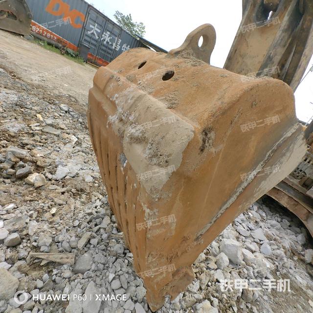 铲斗右后整体（工作和回转装置）