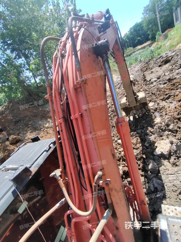 小臂整体右前（工作和回转装置）