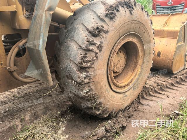 右前輪（行走機構）