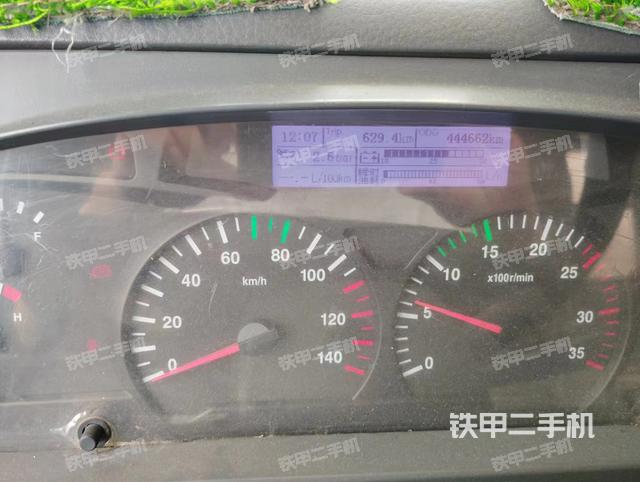 驾驶室操作台（设备外观及核心部件）