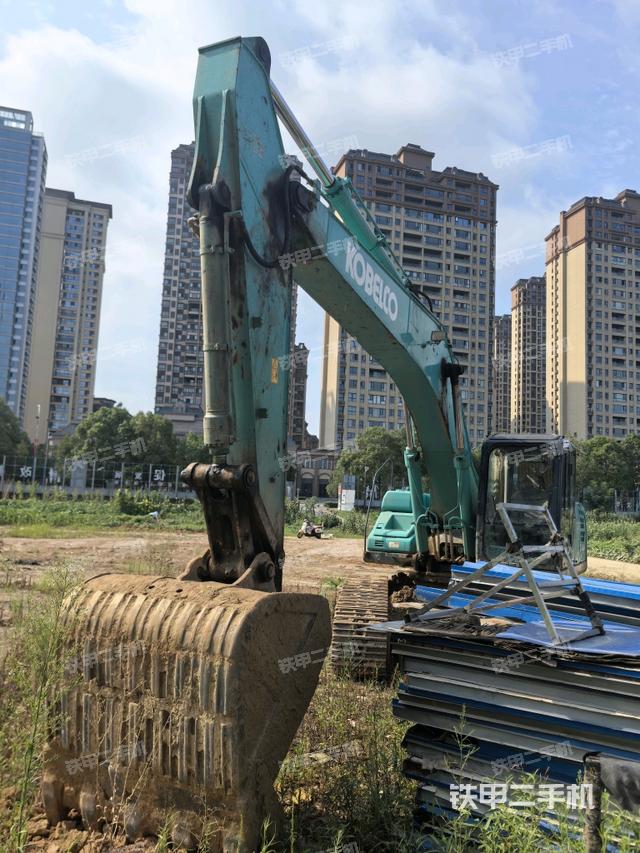 神鋼SK260LC-10挖掘機(jī)