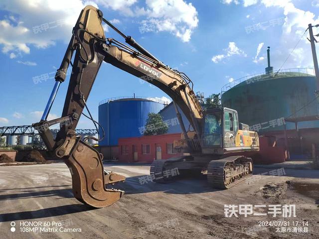 雷沃重工FR370E-HD挖掘机