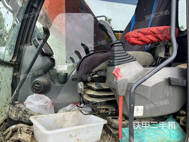 驾驶室整体（整机外观）