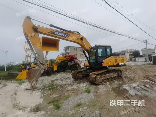 三一重工SY200C挖掘机