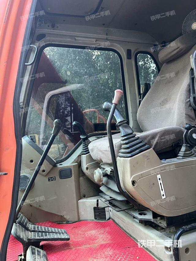 驾驶室整体（整机外观）