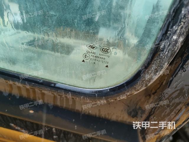 后窗玻璃角標(駕駛室部分) 后窗玻璃角標(駕駛室部分)