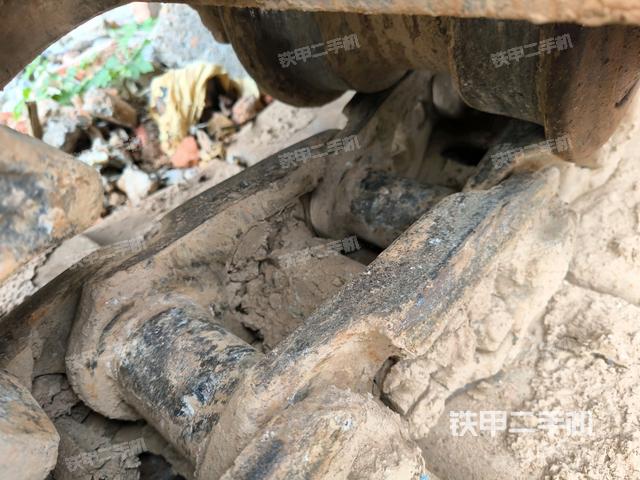 右側行走馬達蓋板（行走機構）