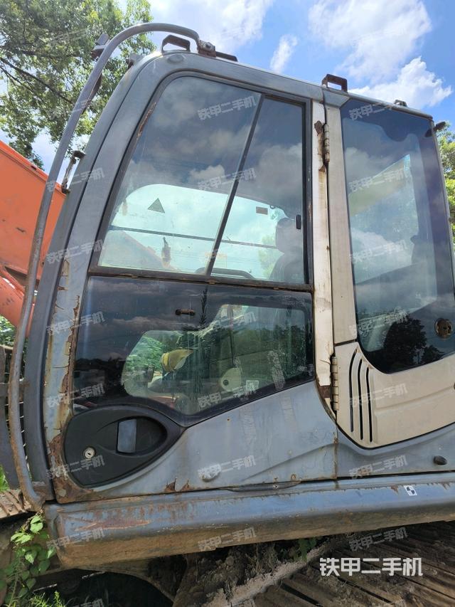 驾驶室正侧(驾驶室部分) 驾驶室正侧(驾驶室部分)