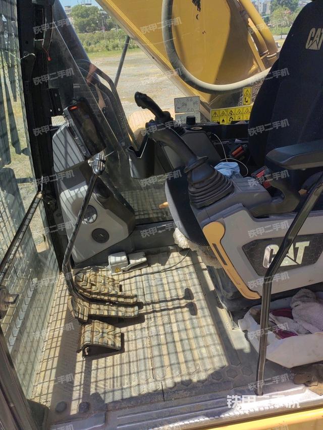 座椅右側(cè)控制臺/鑰匙門/油門/含右手柄（駕駛室部分）