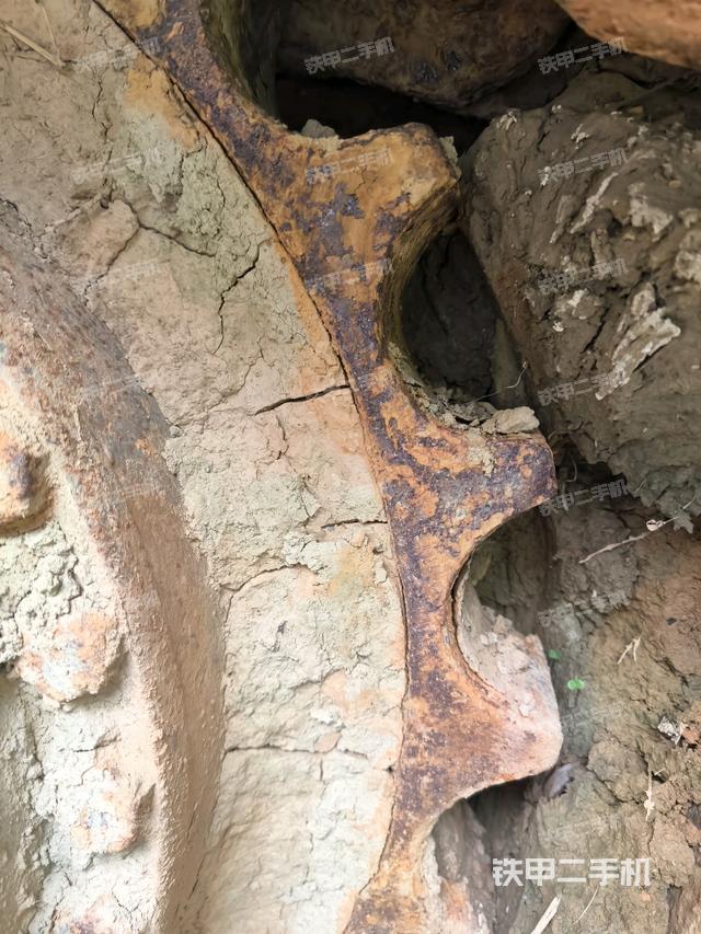 左侧履带整体 (行走机构) 左侧履带整体 (行走机构)