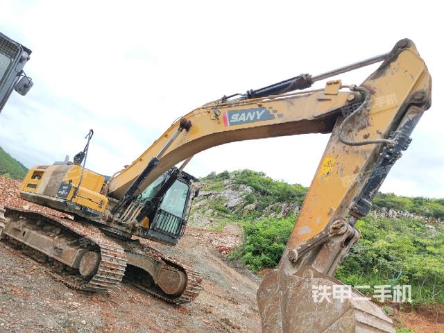 右前45(整機(jī)外觀) 右前45(整機(jī)外觀)