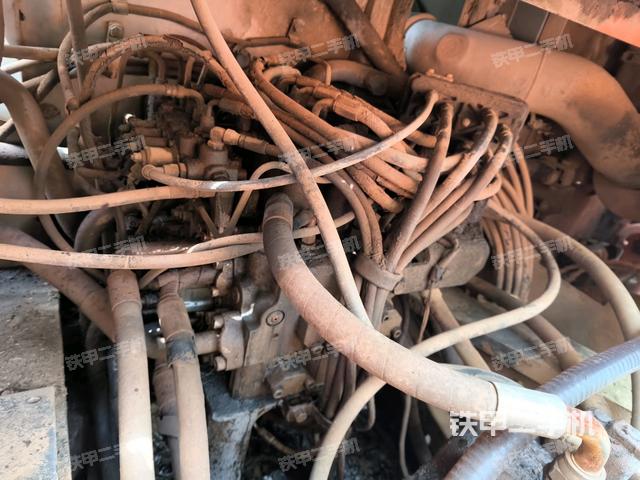 气门室盖螺丝特写(上车部件) 气门室盖螺丝特写(上车部件)