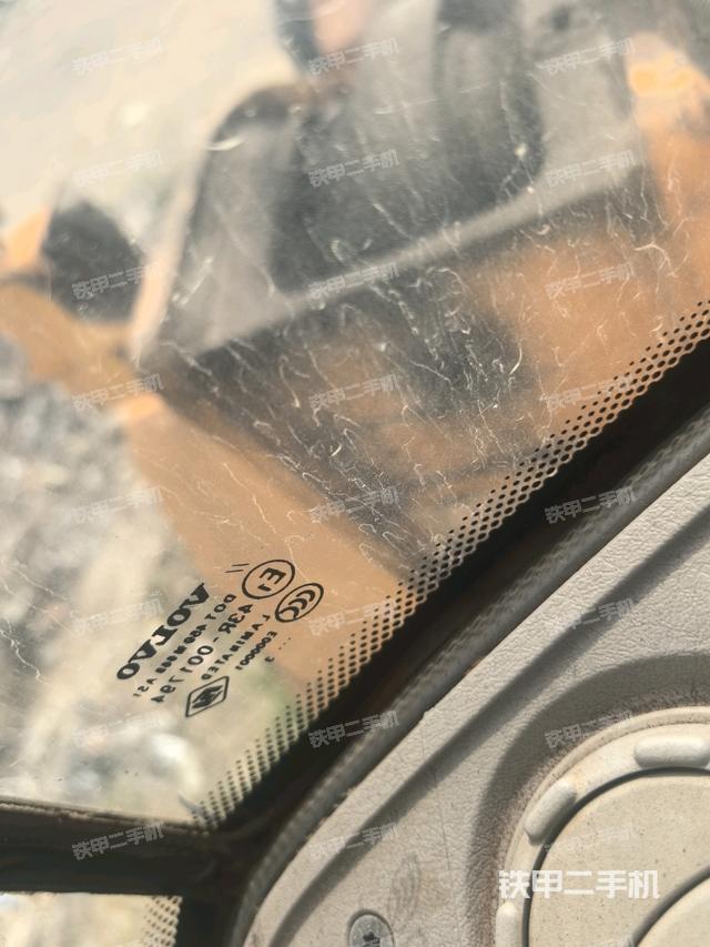 前挡风玻璃标 （驾驶室部分）