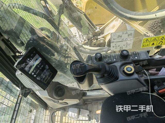 座椅左側(cè)控制臺/音響/含左手柄（駕駛室部分）