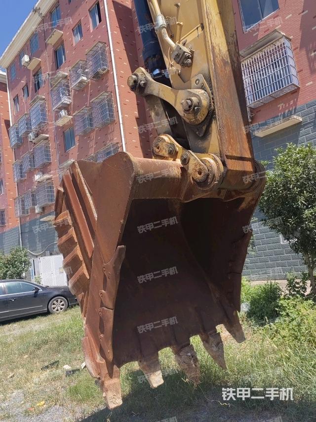 小臂整體左后（工作和回轉(zhuǎn)裝置）