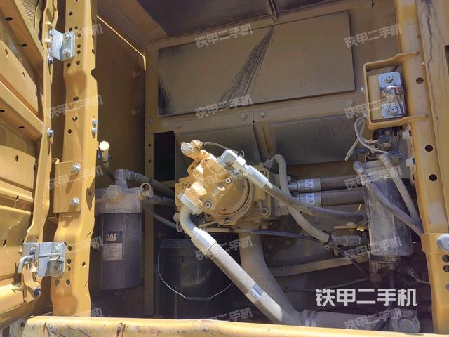 液壓泵斜45?左（大件艙室）