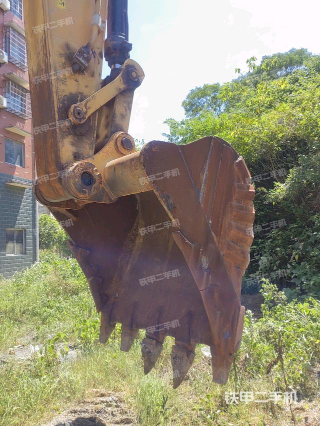 大臂背部俯視（工作和回轉(zhuǎn)裝置）