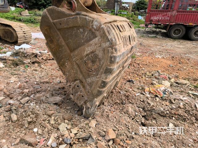 鏟斗右后整體（工作和回轉裝置）