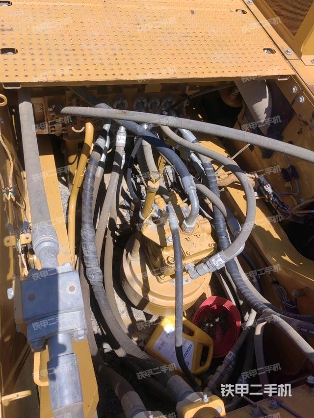 氣門室蓋螺絲特寫（上車部件）