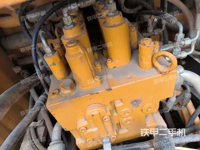 氣門室蓋螺絲特寫（上車部件）