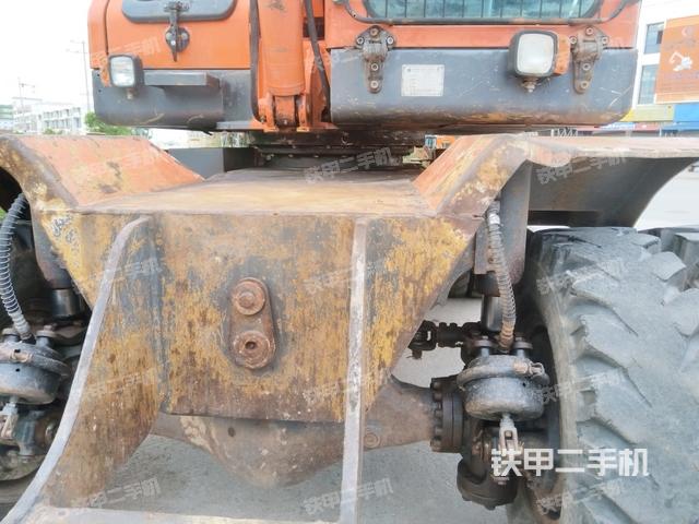 轉(zhuǎn)盤(pán)和下車(chē)架正前（工作和回轉(zhuǎn)裝置）