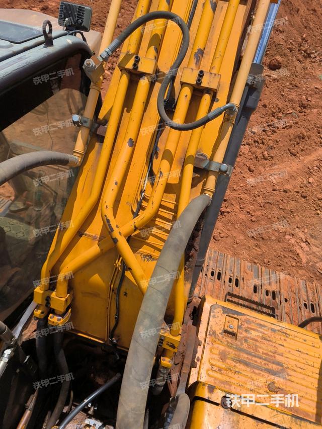 大臂整体 右侧(工作和回转装置) 大臂整体 右侧(工作和回转装置)