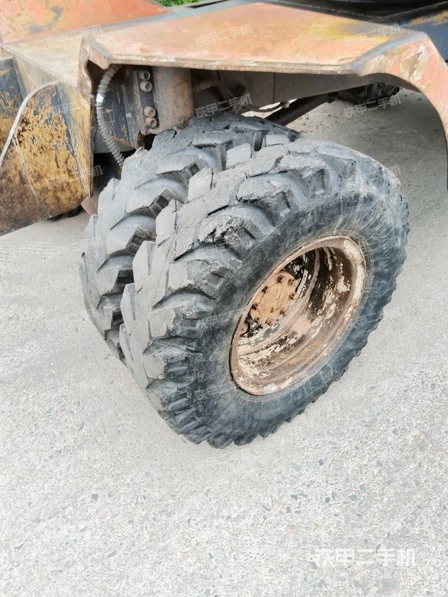 左導(dǎo)向輪（行走機(jī)構(gòu)）