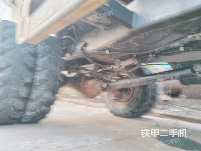 右驅(qū)動(dòng)輪（行走機(jī)構(gòu)）