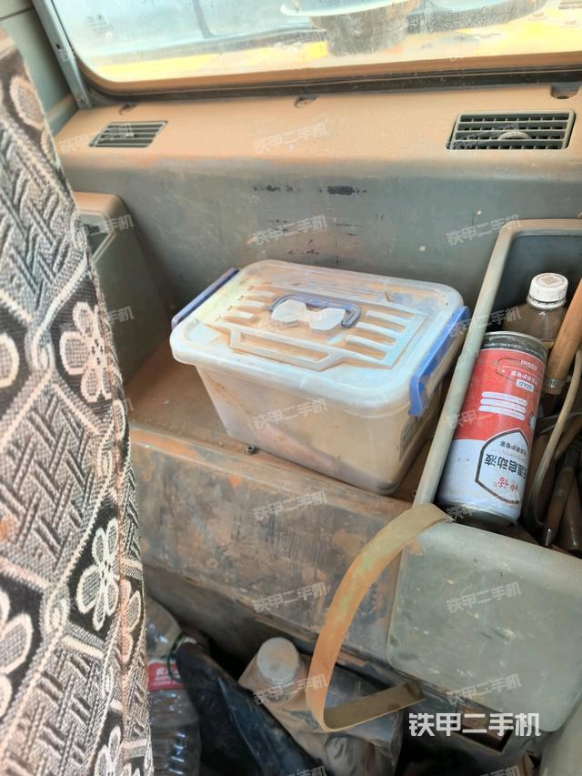 后窗玻璃角标(驾驶室部分) 后窗玻璃角标(驾驶室部分)